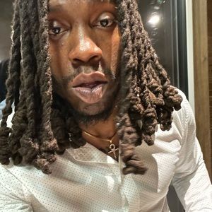 Meet your Posher, Deandre